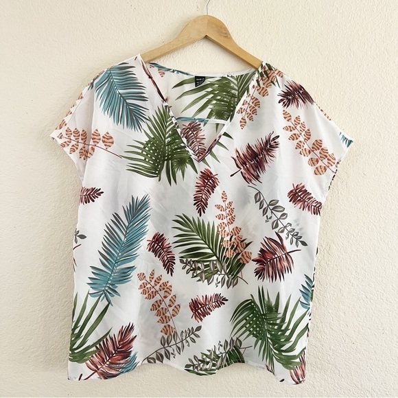 Floral tropical short sleeve blouse Size XL 12 - Picture 1 of 8